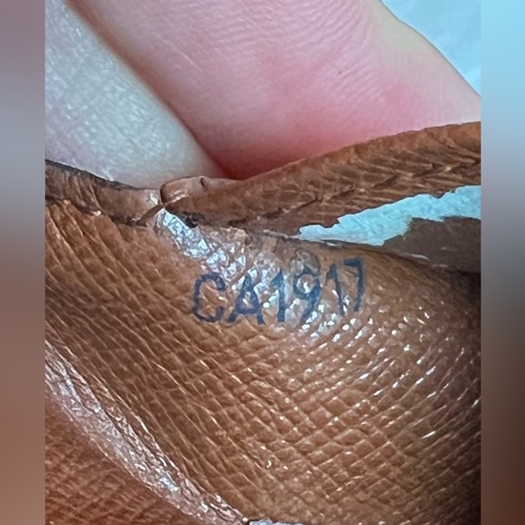 Louis Vuitton Monogram Passport Organizer Wallet - Picture 5 of 13